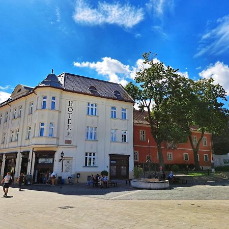 Hotel Domus Collis Gyor Bagian luar foto