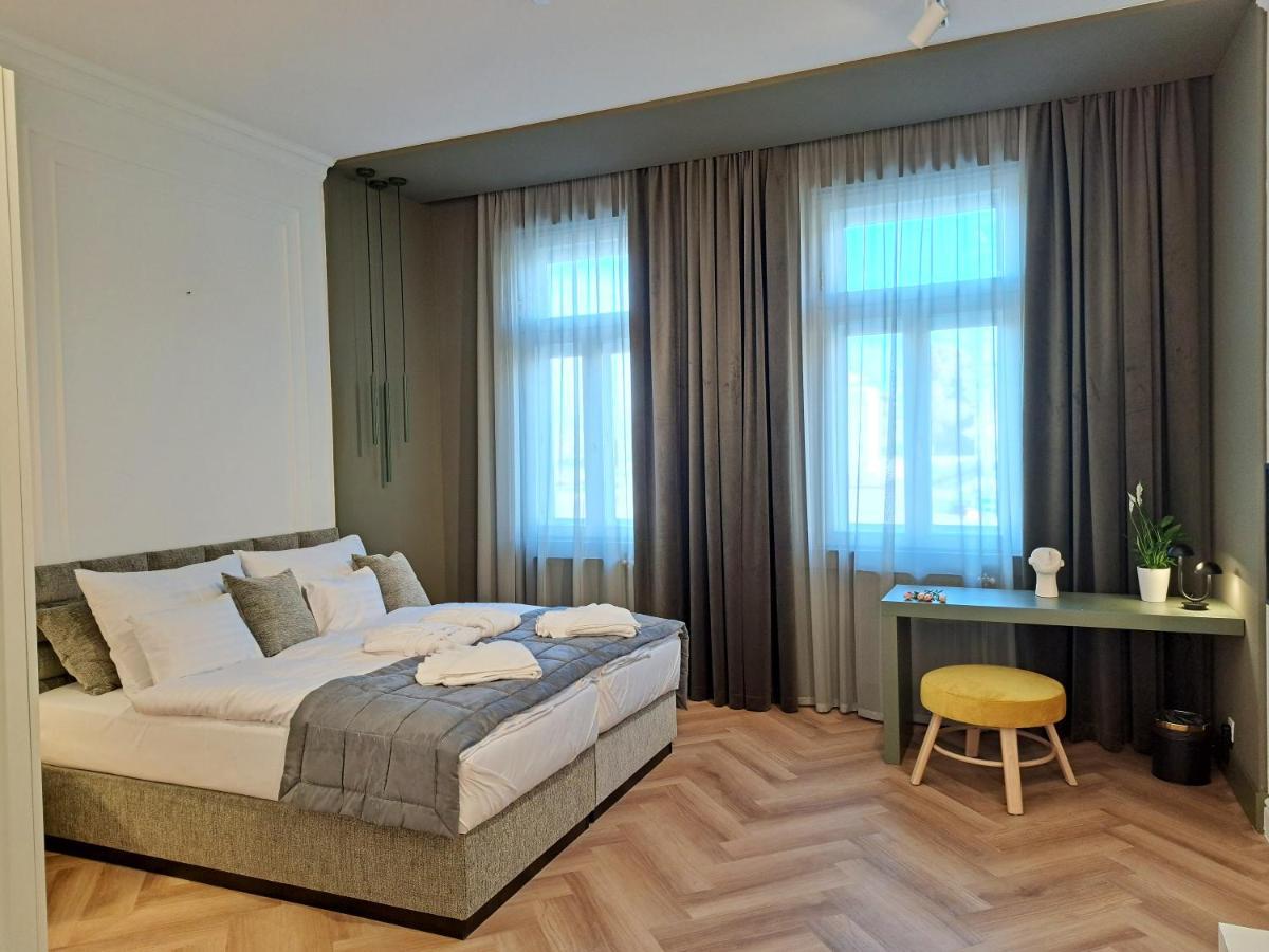 Hotel Domus Collis Gyor Bagian luar foto