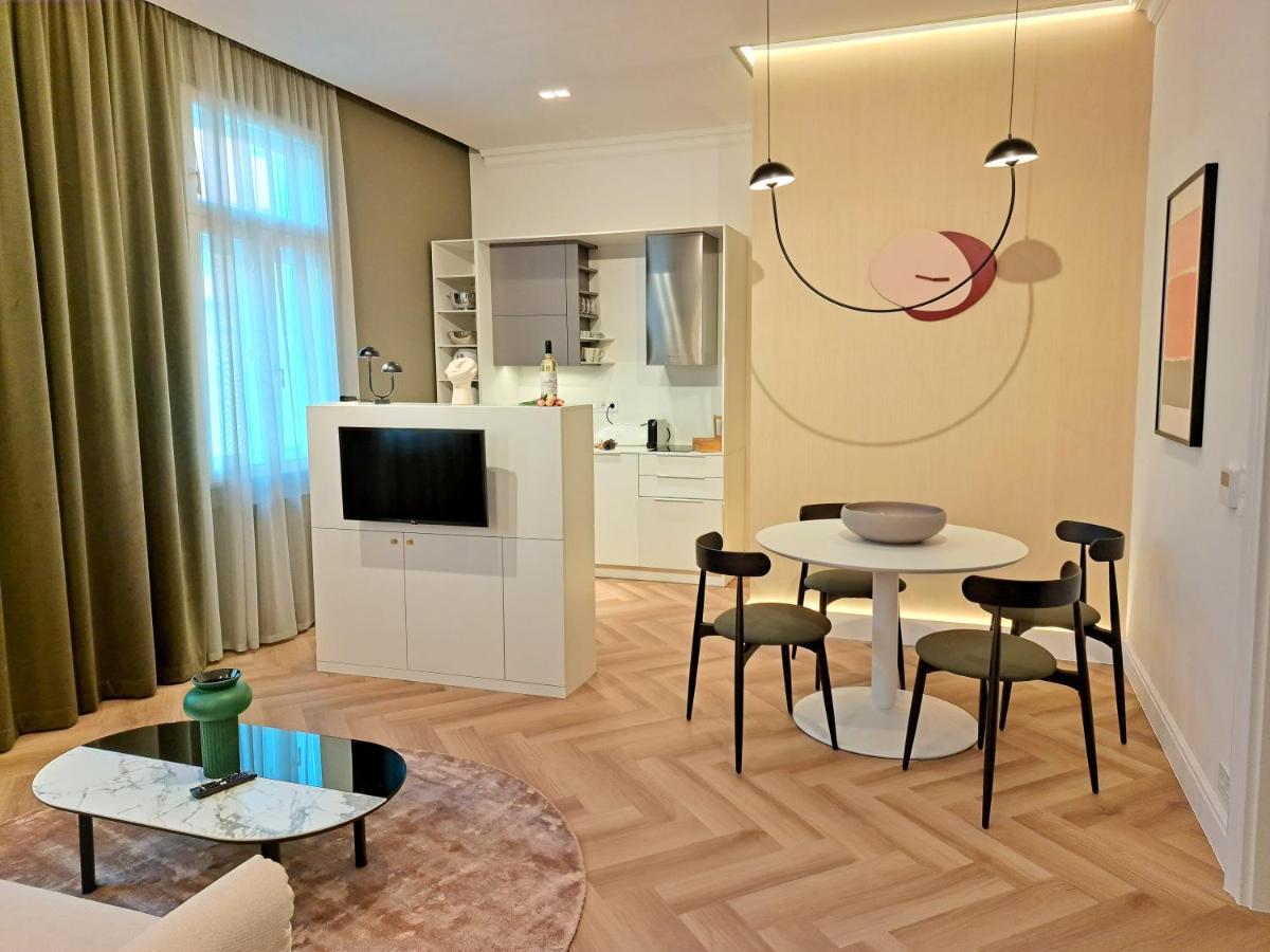 Hotel Domus Collis Gyor Bagian luar foto