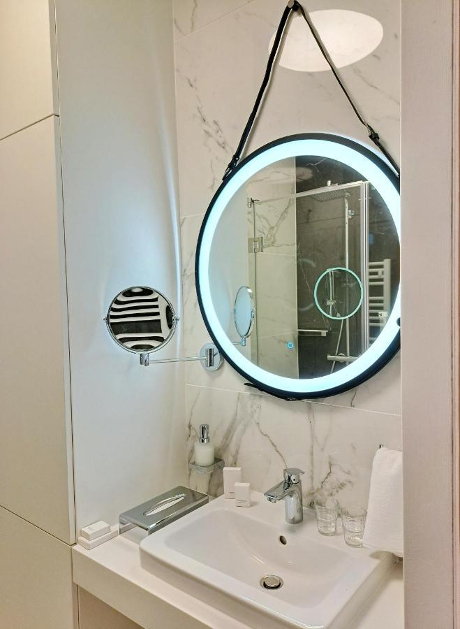 Hotel Domus Collis Gyor Bagian luar foto
