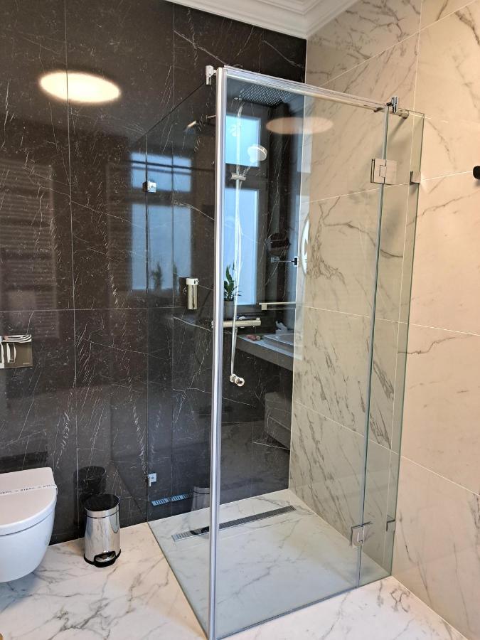 Hotel Domus Collis Gyor Bagian luar foto