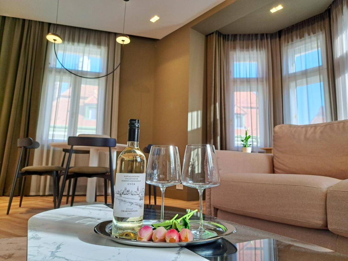 Hotel Domus Collis Gyor Bagian luar foto