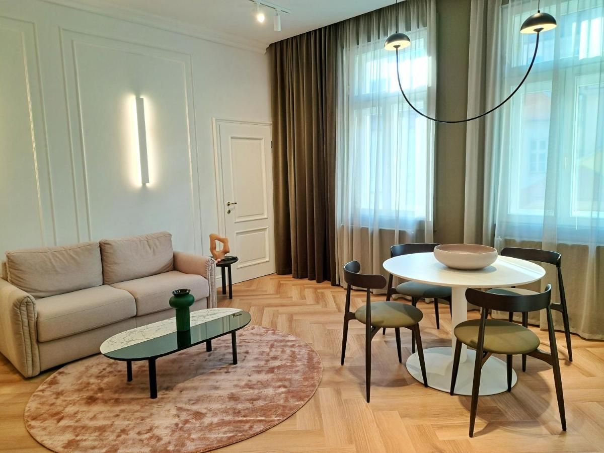 Hotel Domus Collis Gyor Bagian luar foto