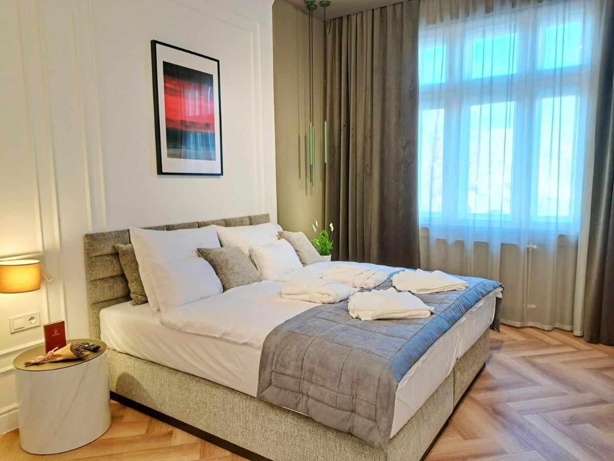 Hotel Domus Collis Gyor Bagian luar foto