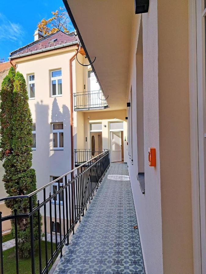 Hotel Domus Collis Gyor Bagian luar foto